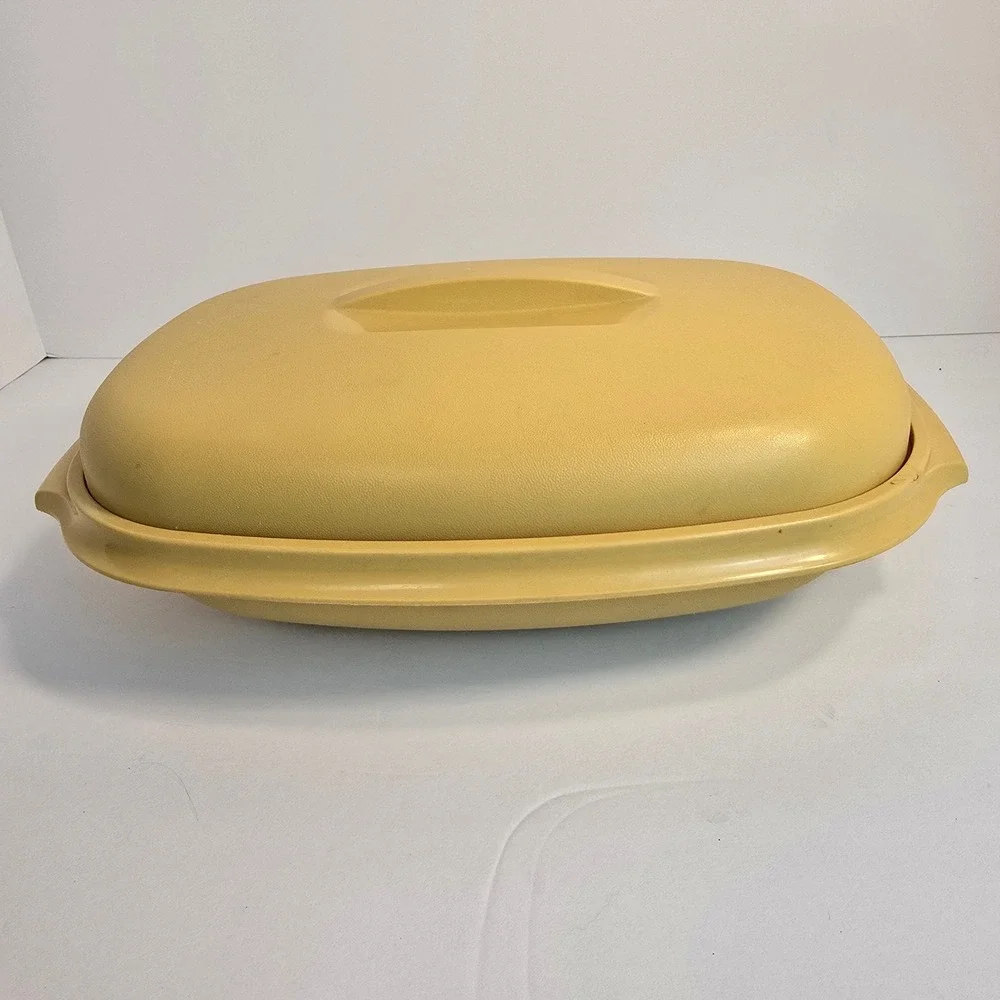 Vintage Tupperware Ultra‎ 21 Roasting Pan Oval Casserole Dish w/ Lid Yellow 12in